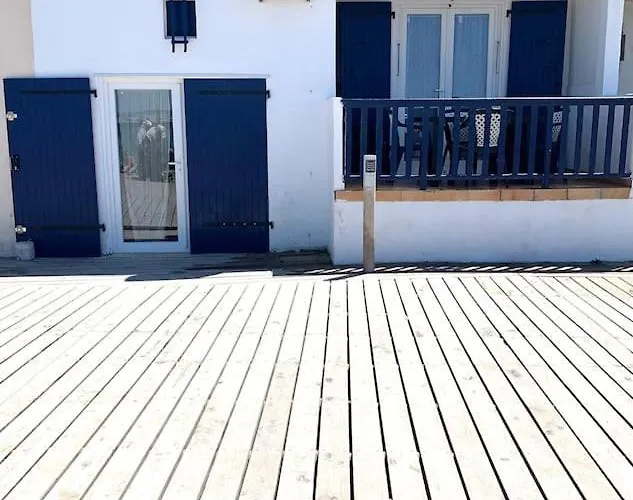 Charmant Cabanon Les Pieds Dans L\'Eau…