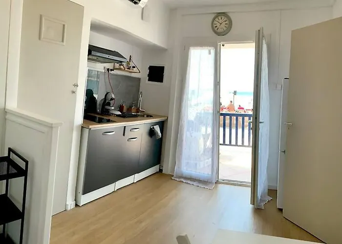 Charmant Cabanon Les Pieds Dans L\'Eau…