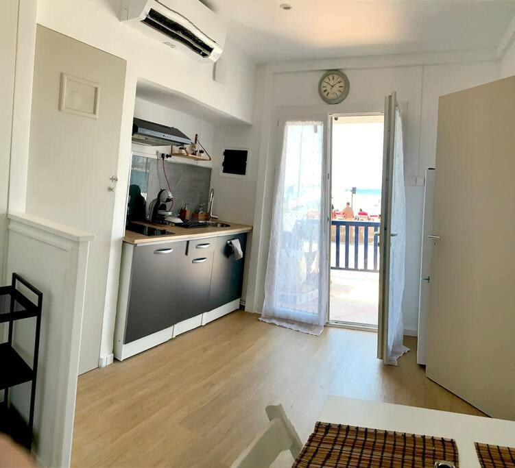 Holiday home Cabanon Les Pieds Dans L'eau… *